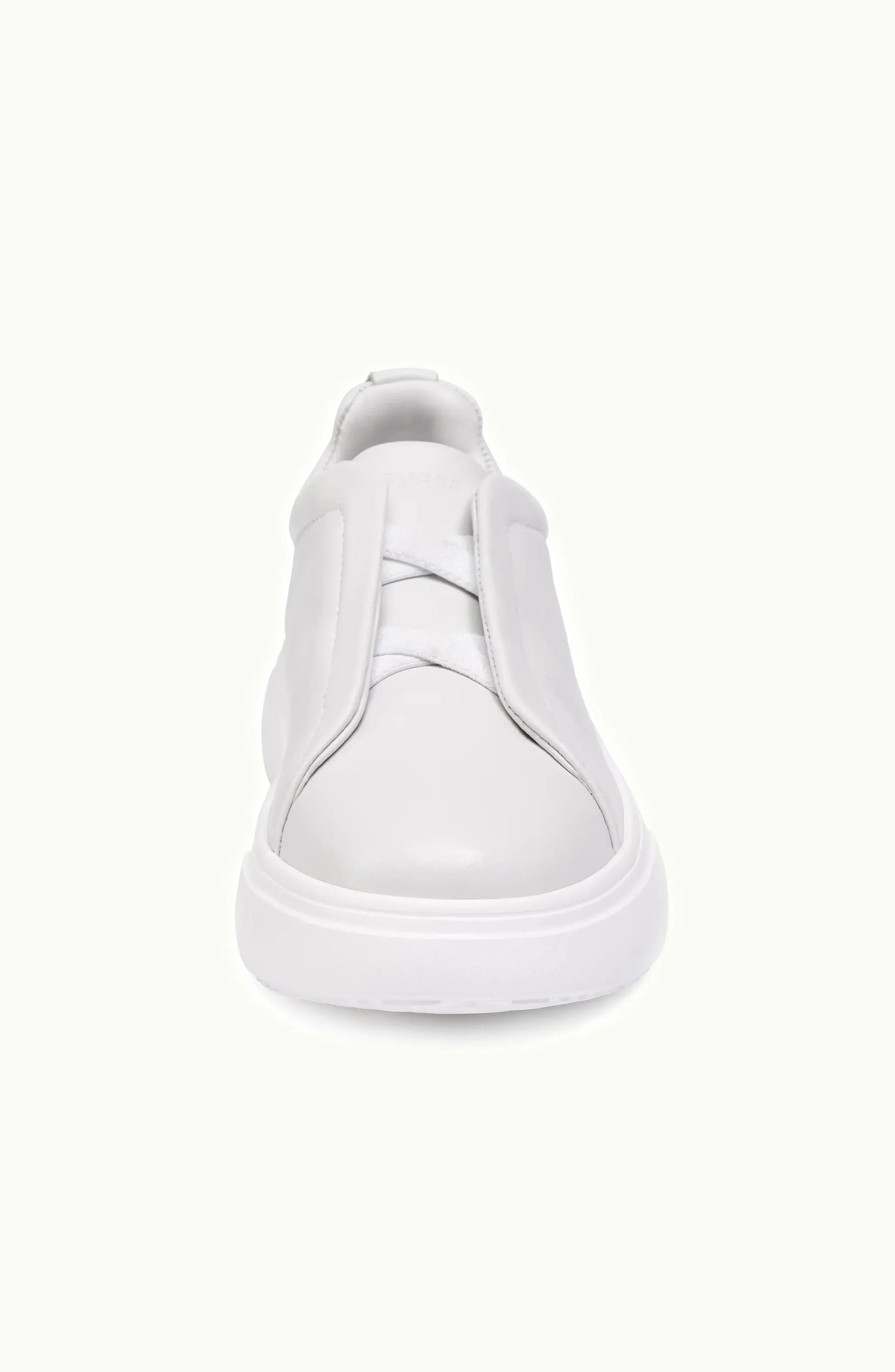 Finn (White)